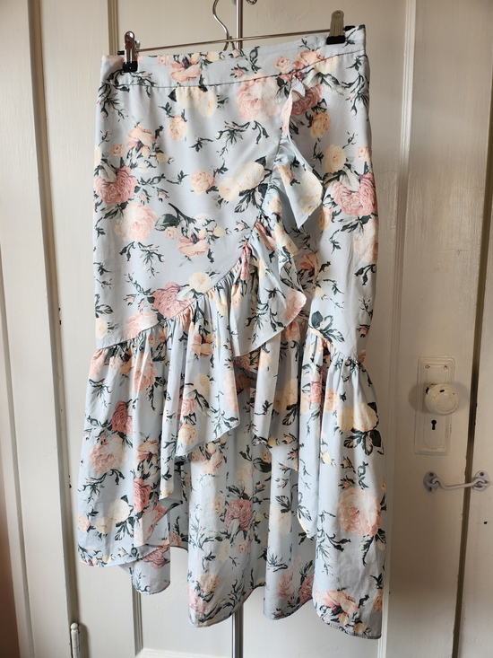 Milk & Honey Dresses & Skirts - Milk & Honey Sz L High-Low Ruffle Blue Rose Garden Floral Pastel Skirt